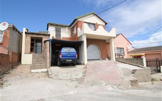 4 Bedroom House in Parkside