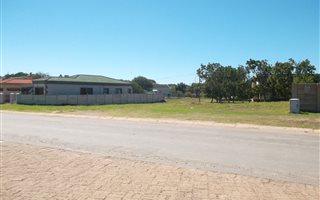 695 m² Land available in Aston Bay