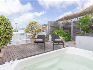 2 bedroom flat for sale in Green Point | T2038589