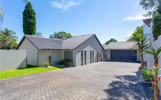 4 Bedroom House in Fourways Gardens