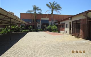 690 m² Office Space in Highveld