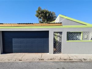 4 Bed House in Mitchells Plain