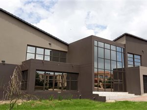 5 Bed House in Sagewood