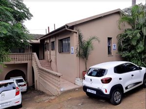7 Bed House in Clare Hills