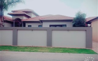3 Bedroom House in Sunward Park