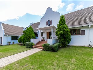 6 Bedroom House in Sunninghill