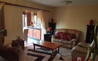 2 Bedroom Townhouse in Mooikloof Ridge