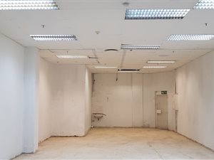 102 m² Retail Space in Highlands North