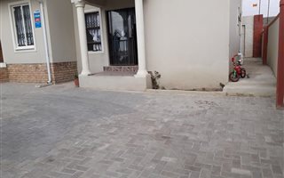 3 Bedroom Townhouse in Bloubosrand