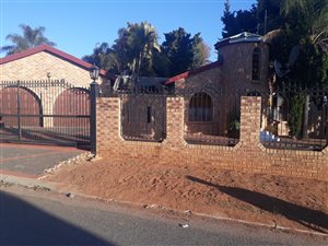 4 Bed House in Lethlabile