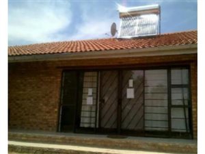 2 Bed House in President Park