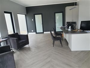 50 m² Office Space in George Central