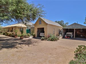 3 Bed House in Steytlerville