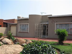 3 Bed House in Jabavu