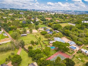 14 Bed House in Kyalami AH