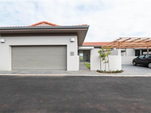 3 Bed House in Lazuli Lifestyle and Retirement Estate