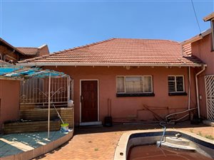 4 Bed House in Homestead Park