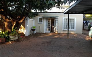 1 Bedroom Townhouse in Riviera