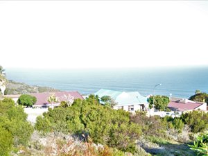 750 m² Land available in Dana Bay