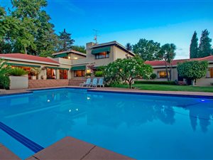 5 Bedroom House in Douglasdale