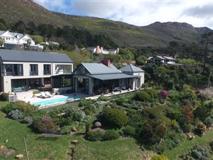 4 Bed House in Steenberg