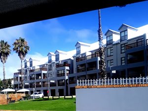 4 Bed Apartment in Boland Park