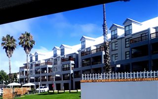 4 Bedroom Apartment in Boland Park