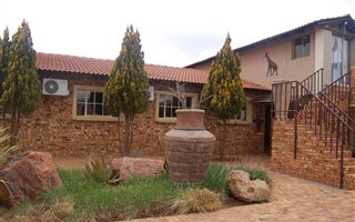 23 Bed, Bed and Breakfast in Fochville