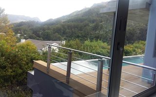 6 Bedroom House in Constantia Upper