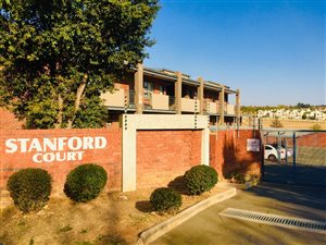 2 Bed Apartment in Bloubosrand
