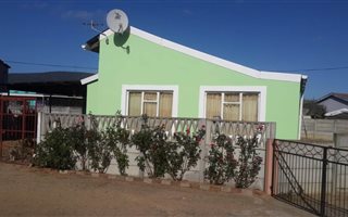 2 Bedroom House in Groenheuwel