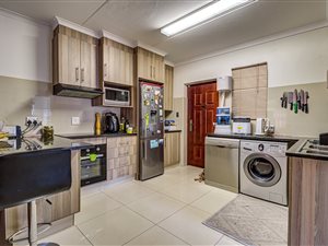 3 Bed Apartment in Rynfield AH