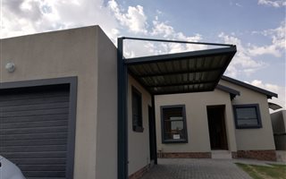 3 Bedroom Townhouse in Kosmosdal