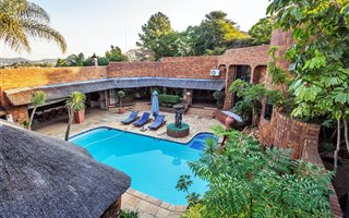 5 Bedroom House in La Montagne