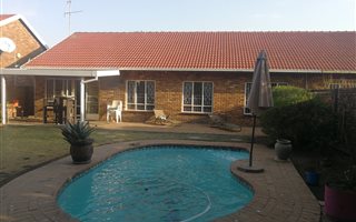3 Bedroom Townhouse in Elspark