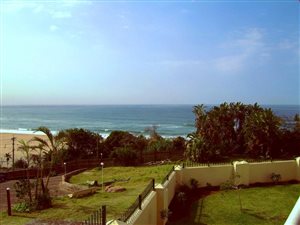 3 Bed Apartment in Illovo Beach