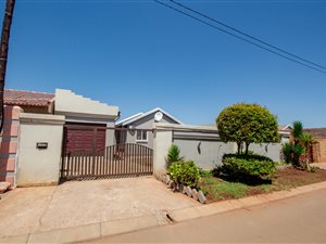 2 Bed House in Protea Glen