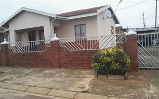 3 Bedroom House in Sobantu