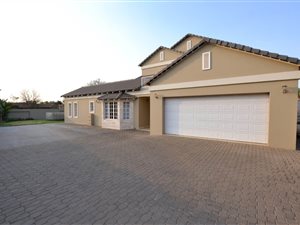4 Bed House in Wierda Crest Estate
