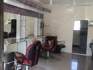 Commercial space in Caneside
