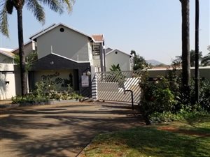 2 Bed Apartment in Constantia Kloof