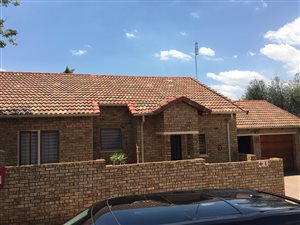 2 Bed Townhouse in Ruimsig