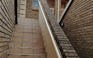 2 Bedroom Simplex in Pierre van Ryneveld