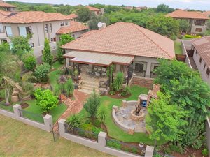 4 Bed House in Pebble Rock