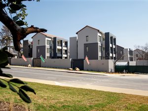 2 Bed Apartment in Lonehill