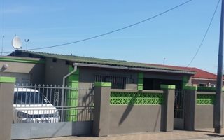 3 Bedroom House in Ravensmead