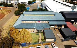 860 m² Industrial space in Spartan