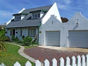 3 Bed House in Seaside Longships