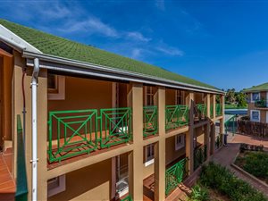 2 Bed Apartment in Weltevreden Park