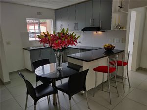 2 Bed Apartment in Paulshof
